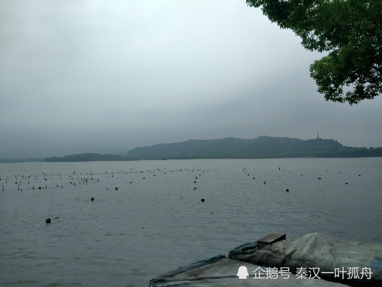 梅雨歌_梅雨潭中踞字体现出梅雨亭的什么_梅雨季节