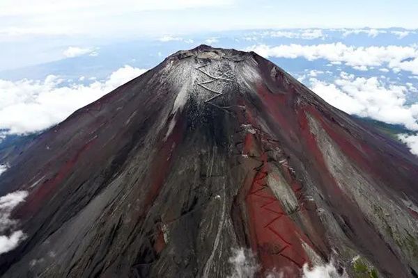 富士山火山爆发_美国黄石公园火山如果爆发_智力火山再次爆发