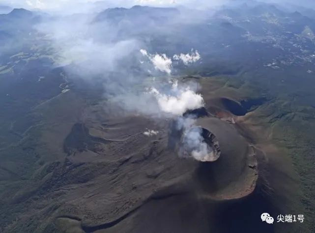 巴厘岛火山将爆发_富士山火山爆发_智力火山再次爆发