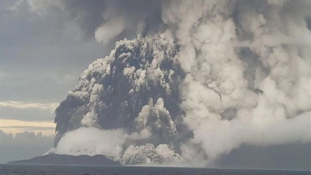 皮纳图博火山_冒纳罗亚火山神话_科西圭纳火山