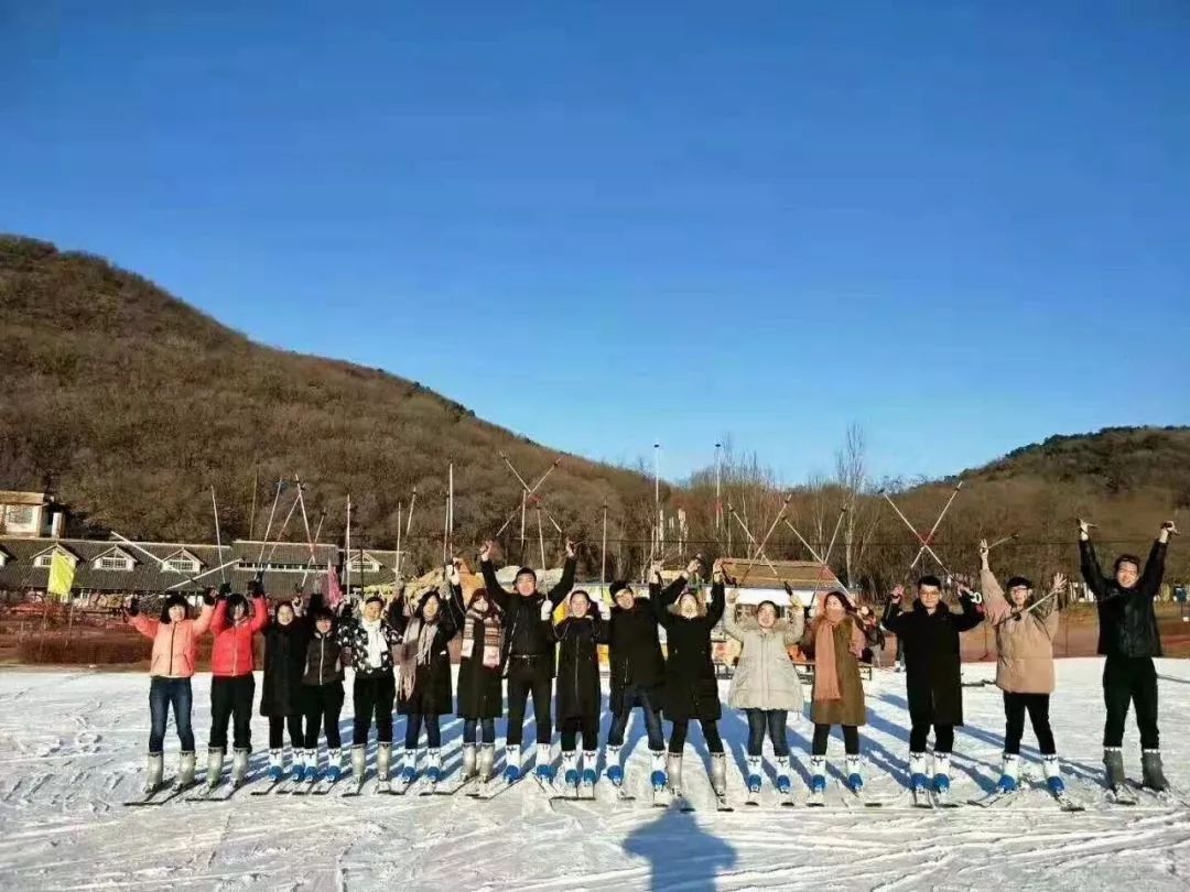 沈阳棋盘山现在可以滑雪吗_沈阳滑雪场_沈阳东北亚滑雪场戏雪项目