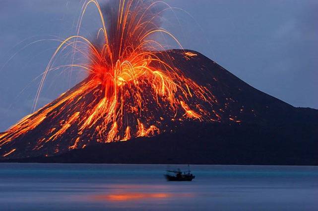 智力火山再次爆发_巴厘岛火山将爆发_富士山火山爆发