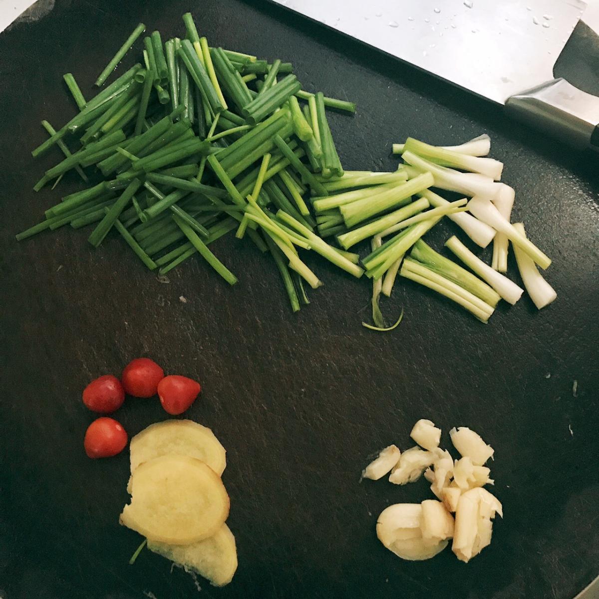 油麦菜_凉拌油麦菜汤的做法_丁香鱼拌油麦