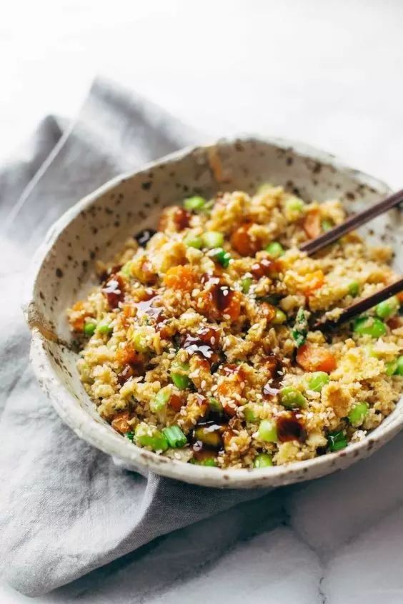 炒饭没有蛋怎么做好吃_第一次做蛋炒饭_做鸡肉炒饭