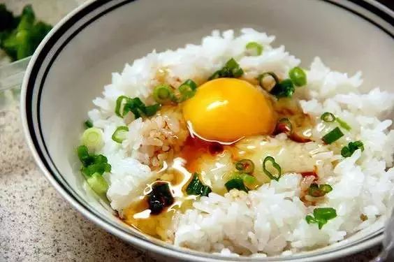 炒饭没有蛋怎么做好吃_做鸡肉炒饭_第一次做蛋炒饭