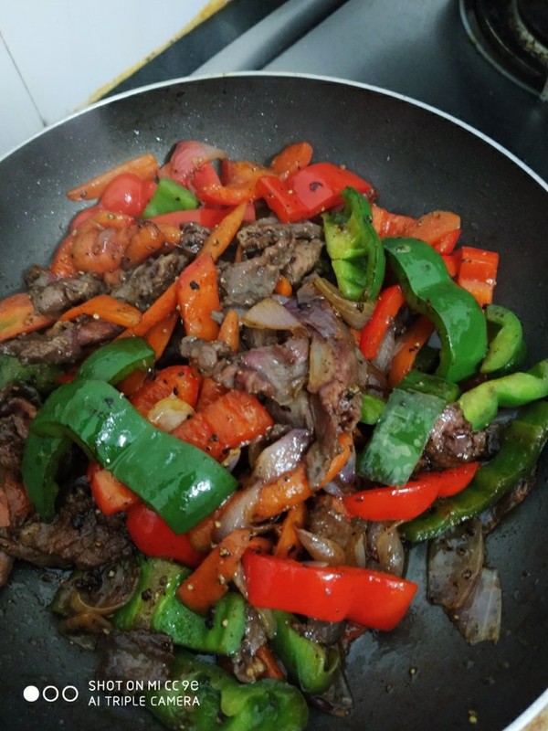 牛肉饺子馅配什么蔬菜_牛肉胡萝卜馅饺子_牛肉香菜馅饺子的做法