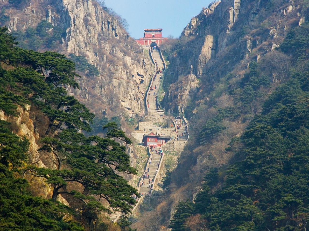 泰山红门_泰山红门停车场收费_从泰山红门到泰山火车站怎么走