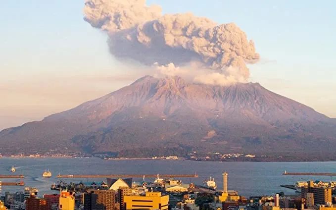 1707富士山火山爆发视频_富士山火山即将爆发_富士山火山预计爆发时间