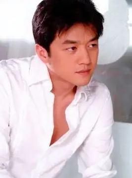 演员李亚鹏现任妻子_李亚鹏现任妻子是谁_李亚鹏妻子