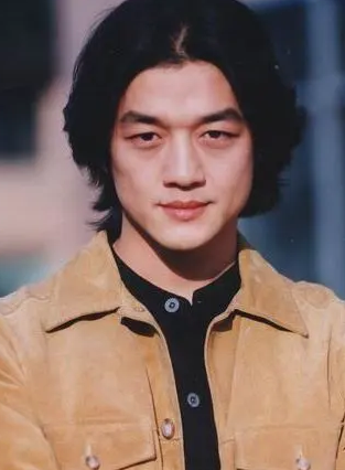 李亚鹏现任妻子是谁_李亚鹏妻子_演员李亚鹏现任妻子