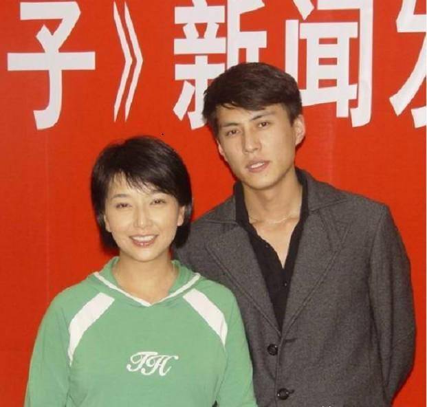 靳东老婆演的电影_靳东的老婆_靳东她老婆