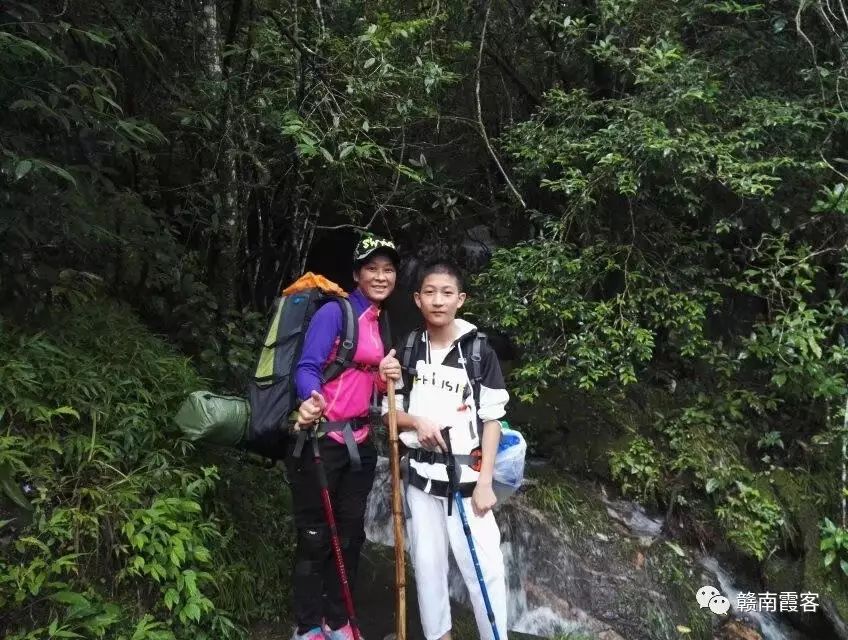 齐云山在哪_齐云山风景名胜区_齐云山南酸枣糕