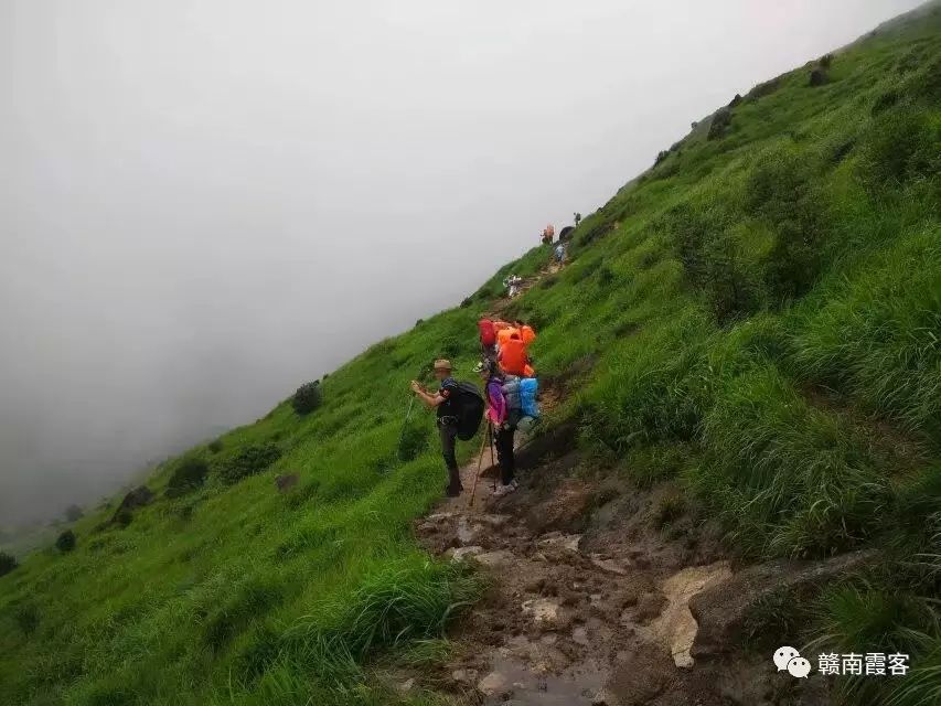 齐云山风景名胜区_齐云山南酸枣糕_齐云山在哪