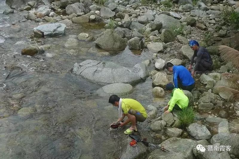 齐云山风景名胜区_齐云山南酸枣糕_齐云山在哪