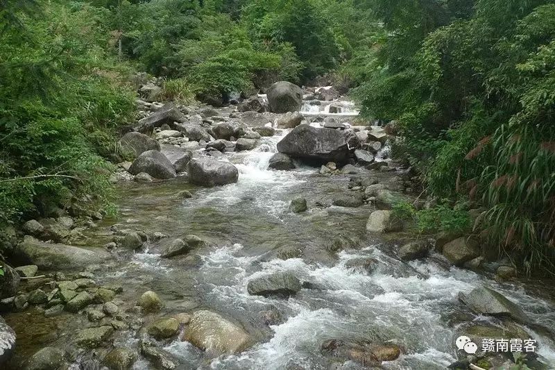 齐云山风景名胜区_齐云山南酸枣糕_齐云山在哪