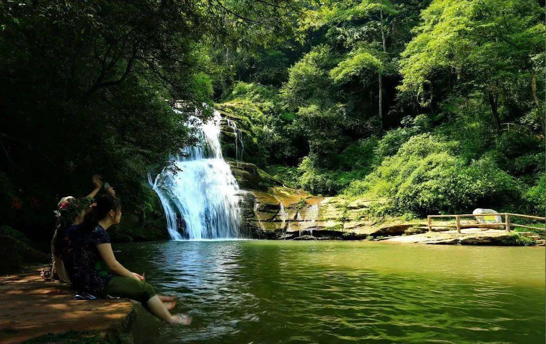 夏天去哪儿旅游比较凉快_夏天凉快的旅游胜地_夏天旅游凉快的地方